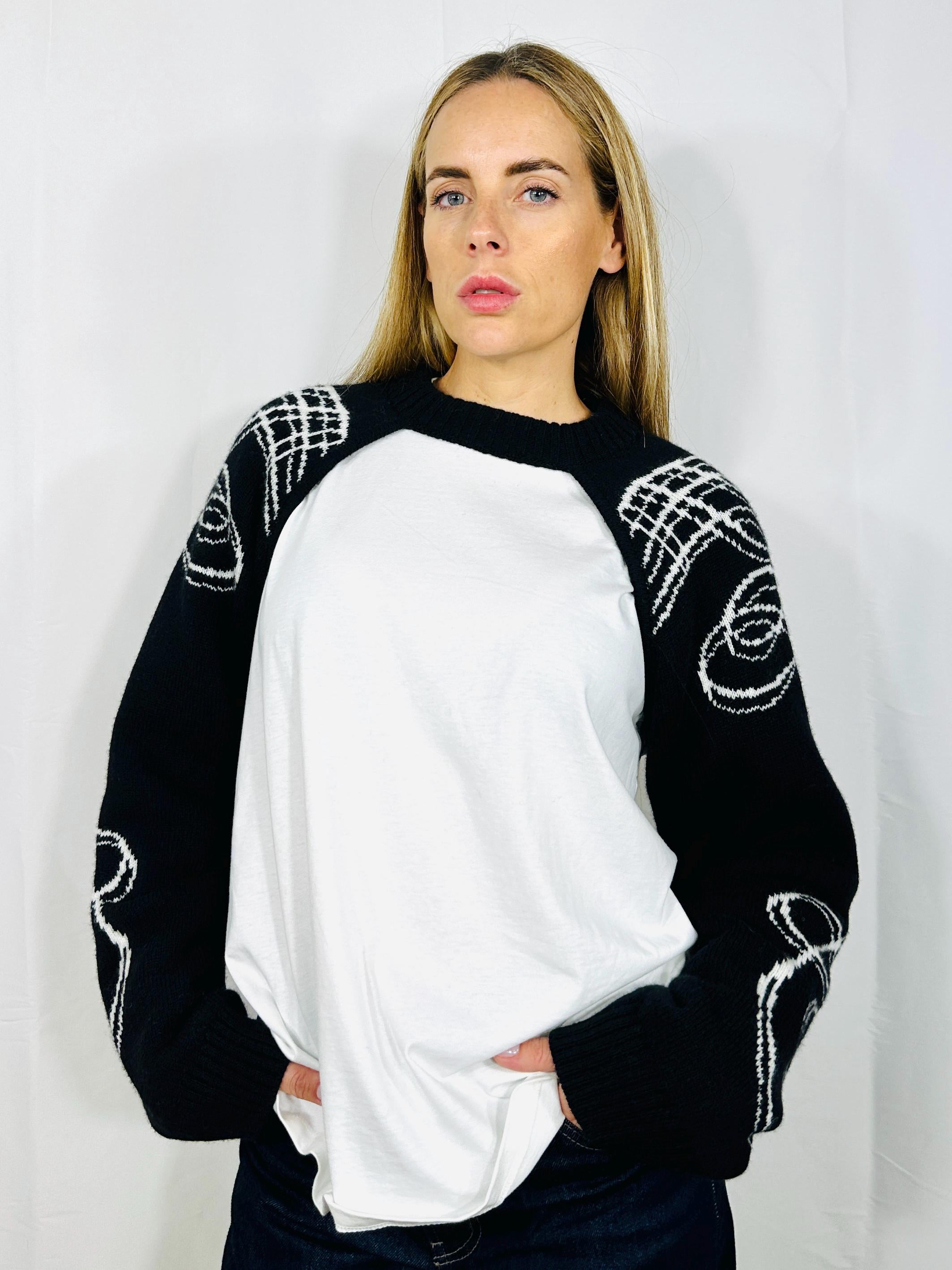 Heraldic (W)armer in Black