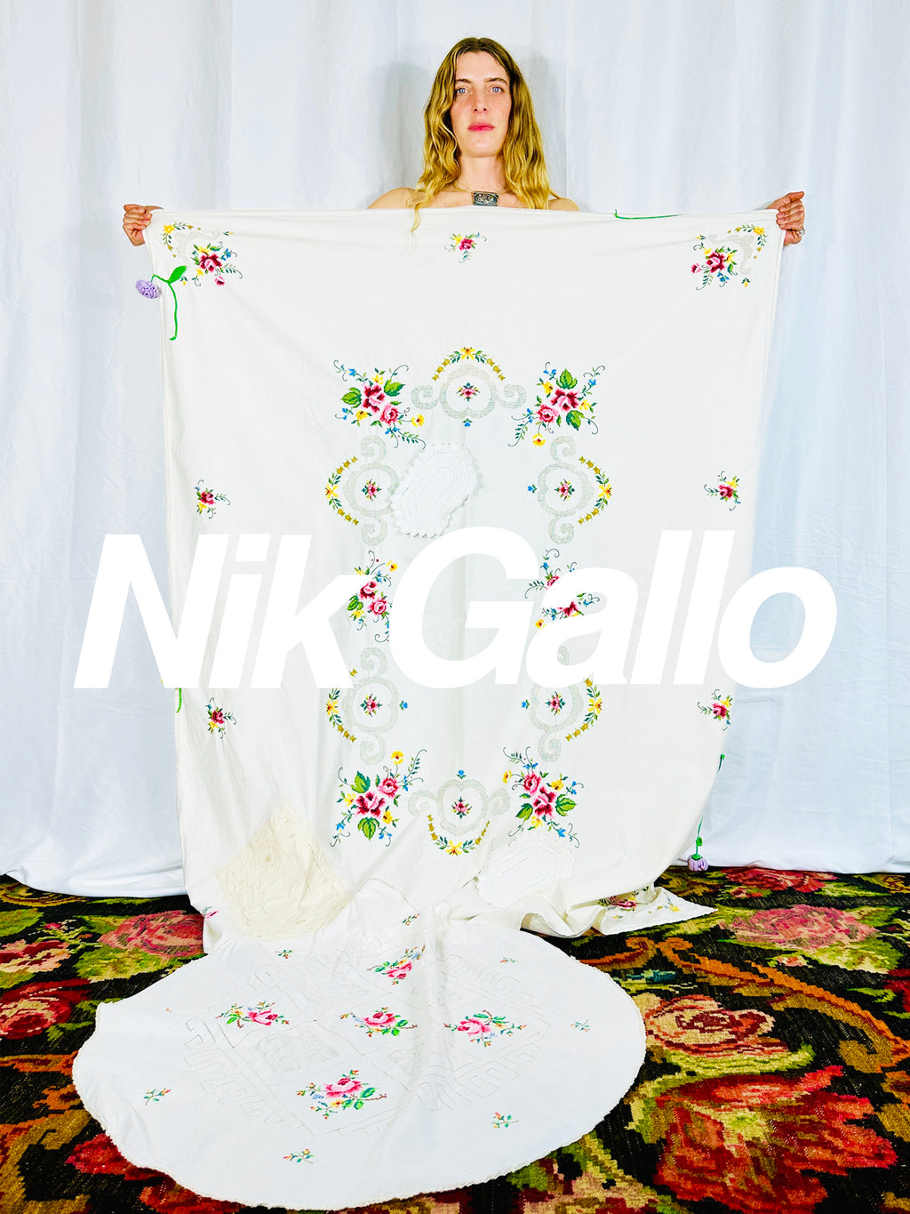 THE BIB TABLECLOTH