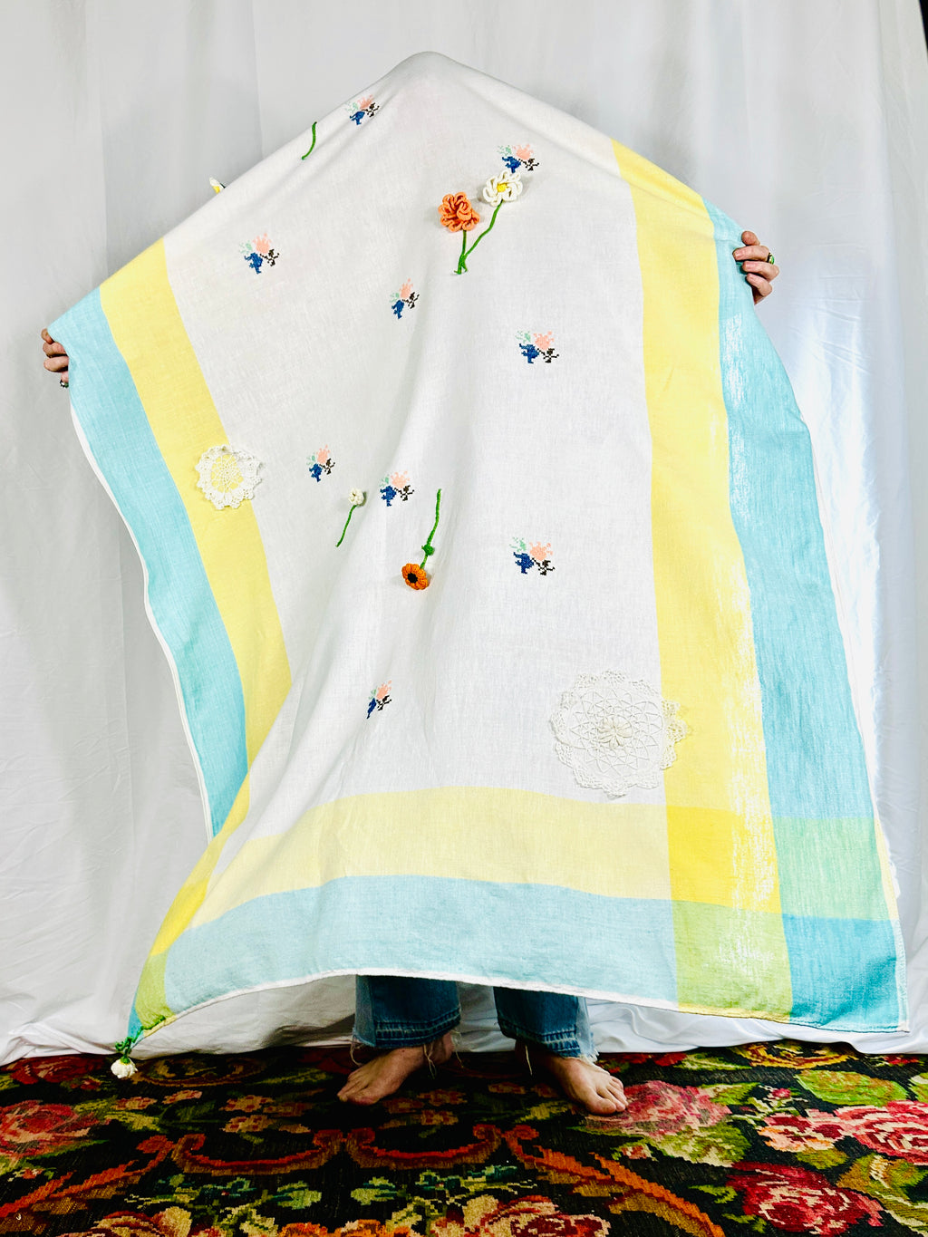 THE LINEN TABLECLOTH