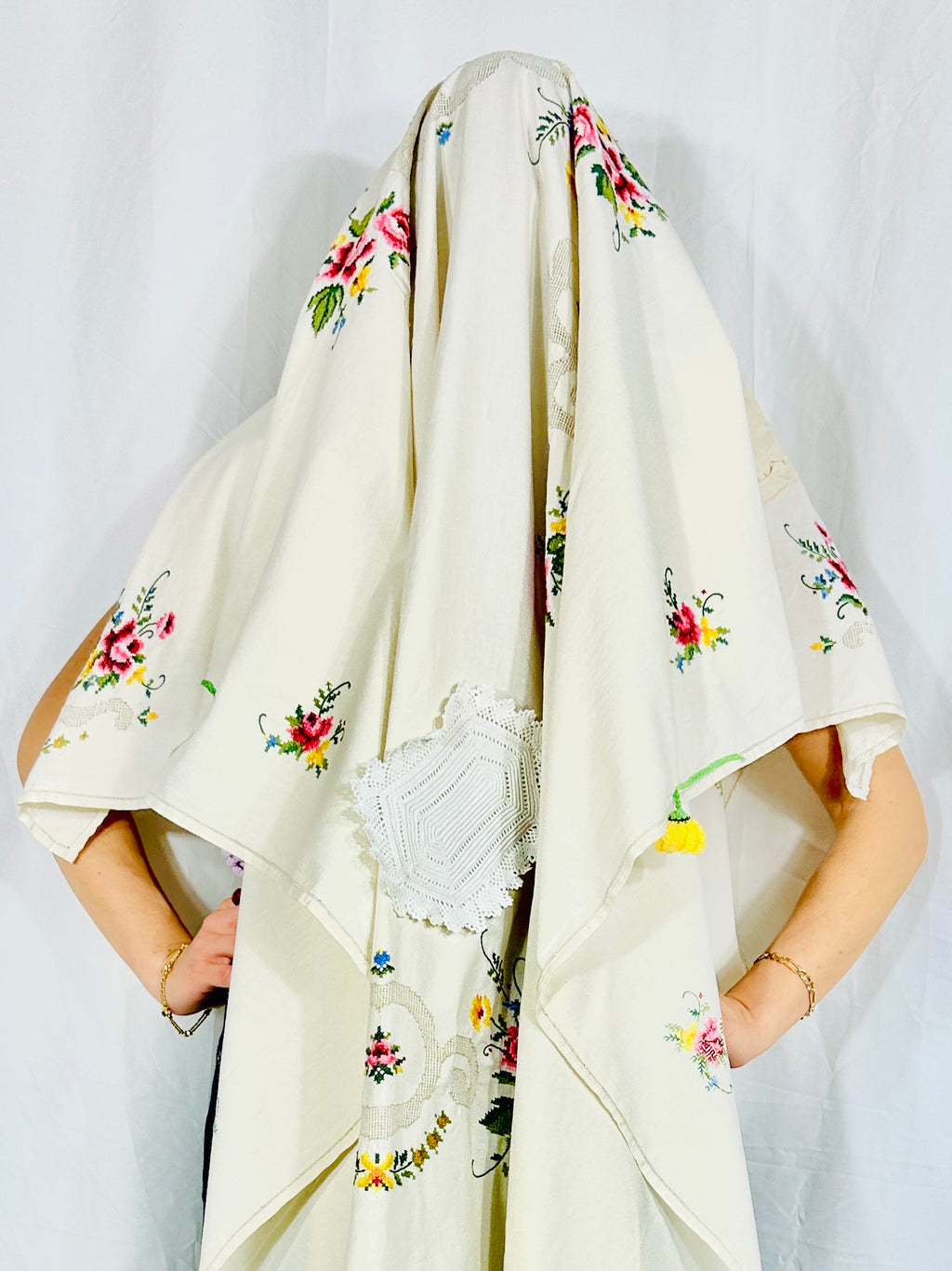 THE BIB TABLECLOTH