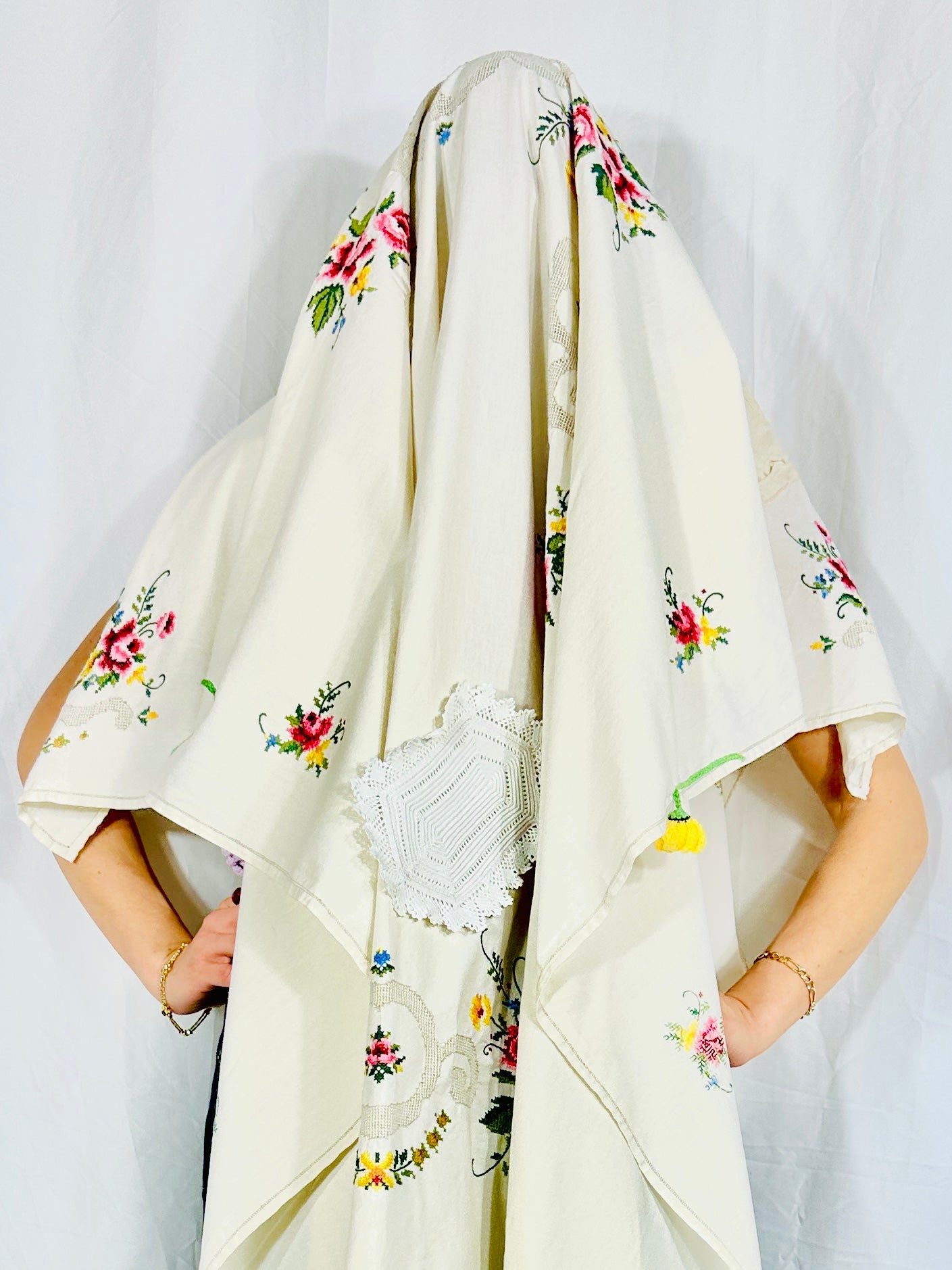 THE BIB TABLECLOTH