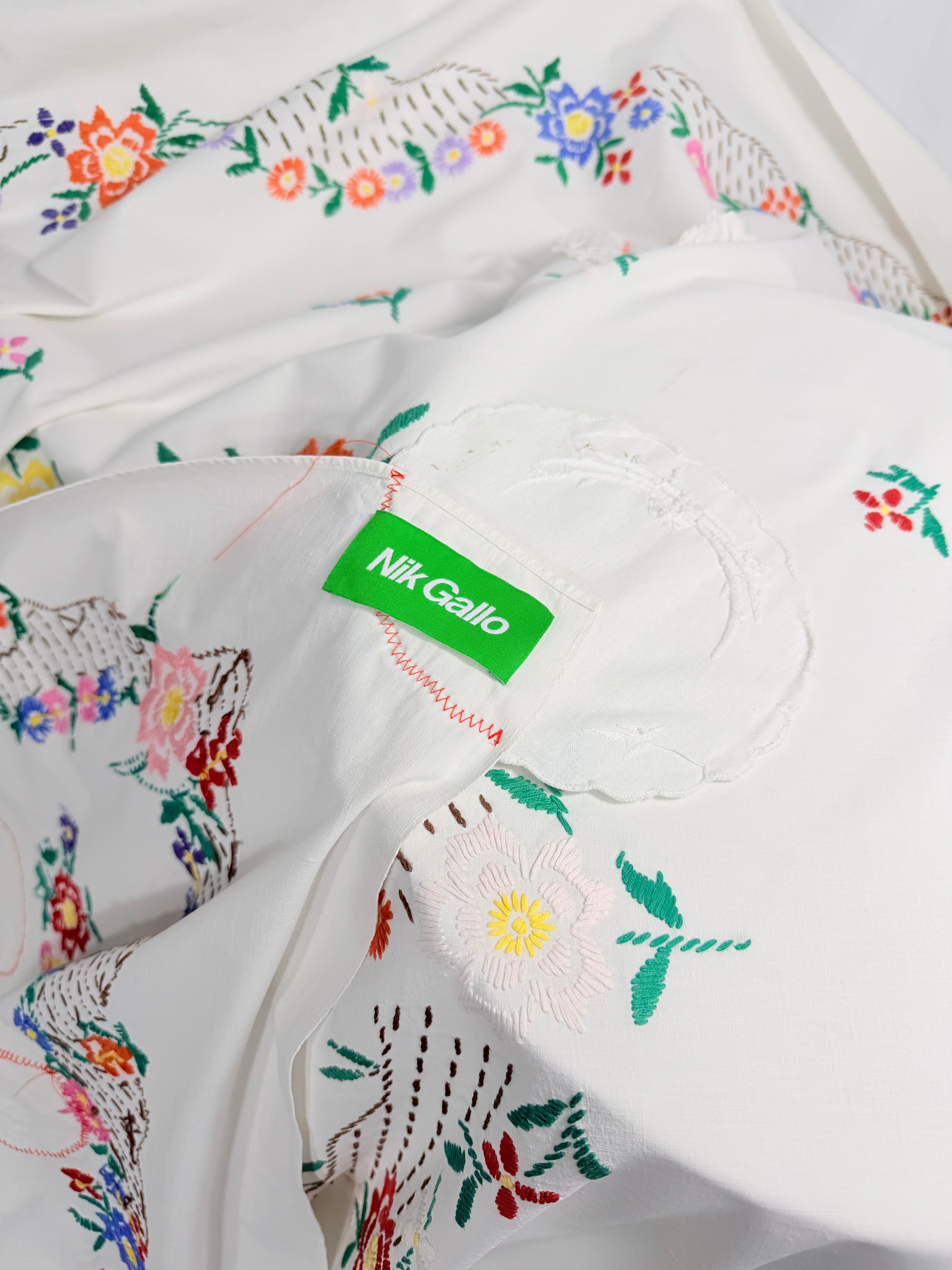 FLORAL DOILIES TABLECLOTH