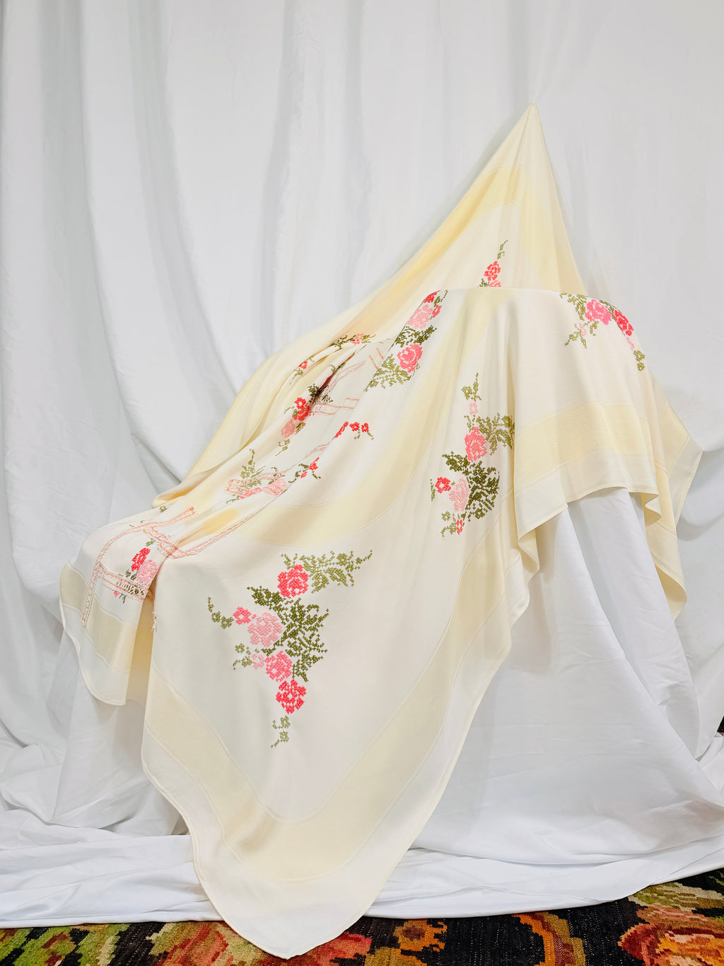 TENDER TABLECLOTH
