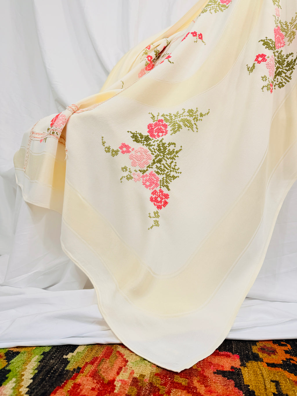 TENDER TABLECLOTH