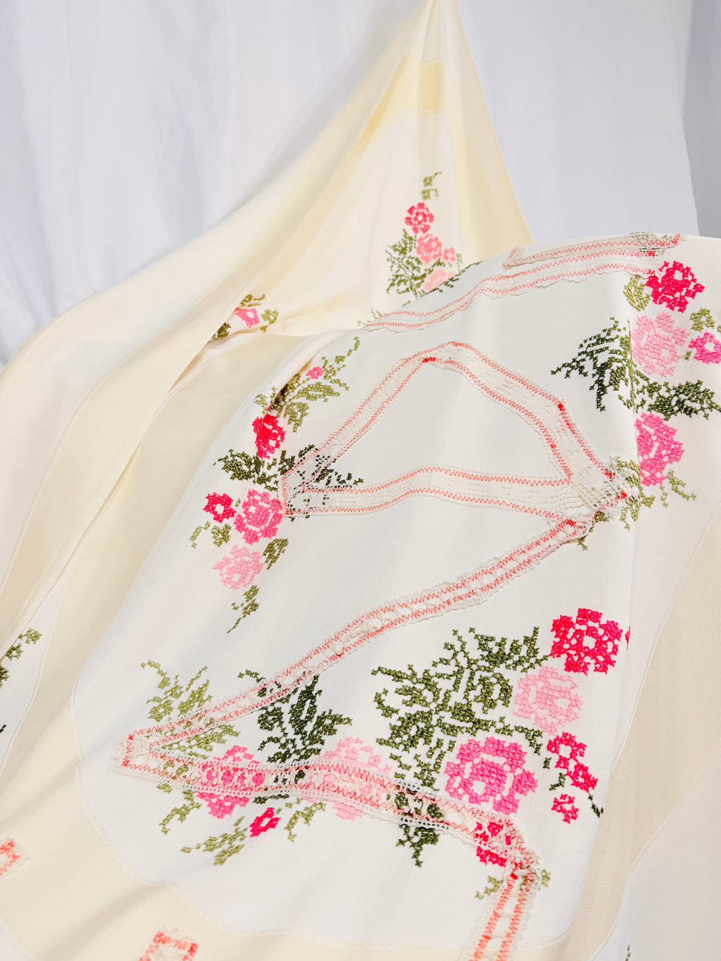 TENDER TABLECLOTH