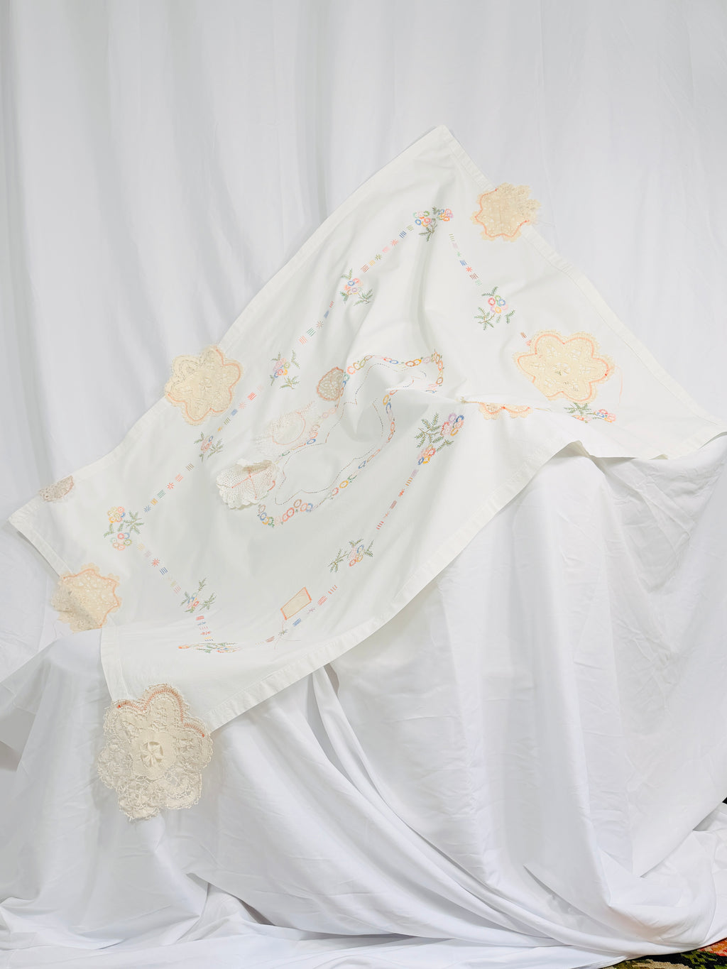 DOILIES TABLECLOTH
