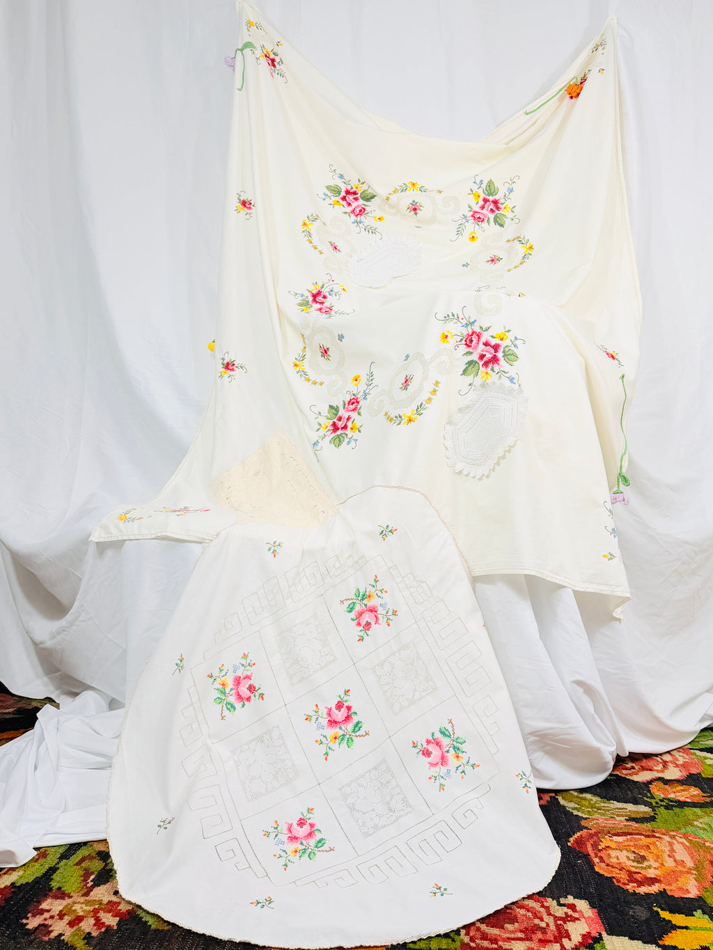 THE BIB TABLECLOTH