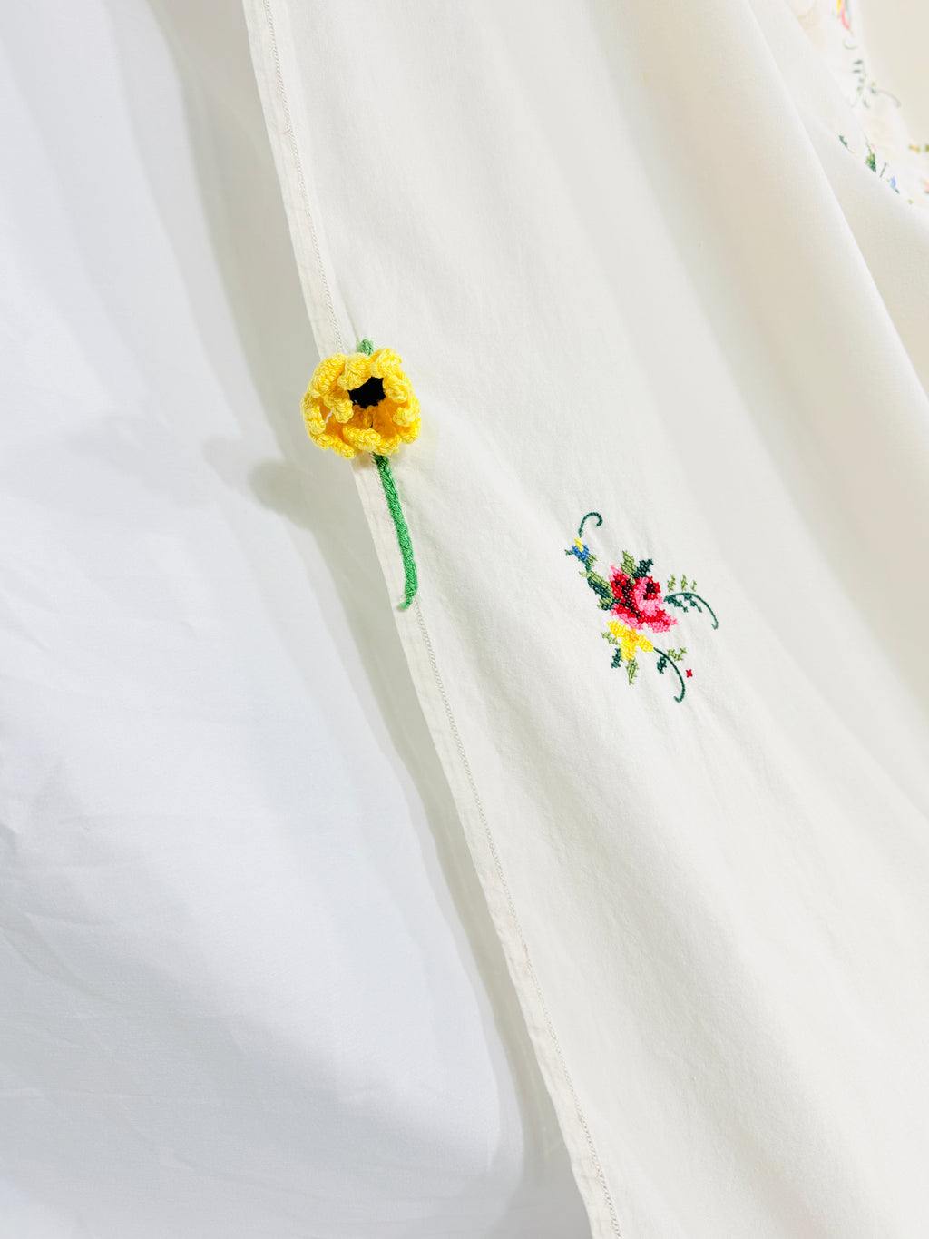 THE BIB TABLECLOTH