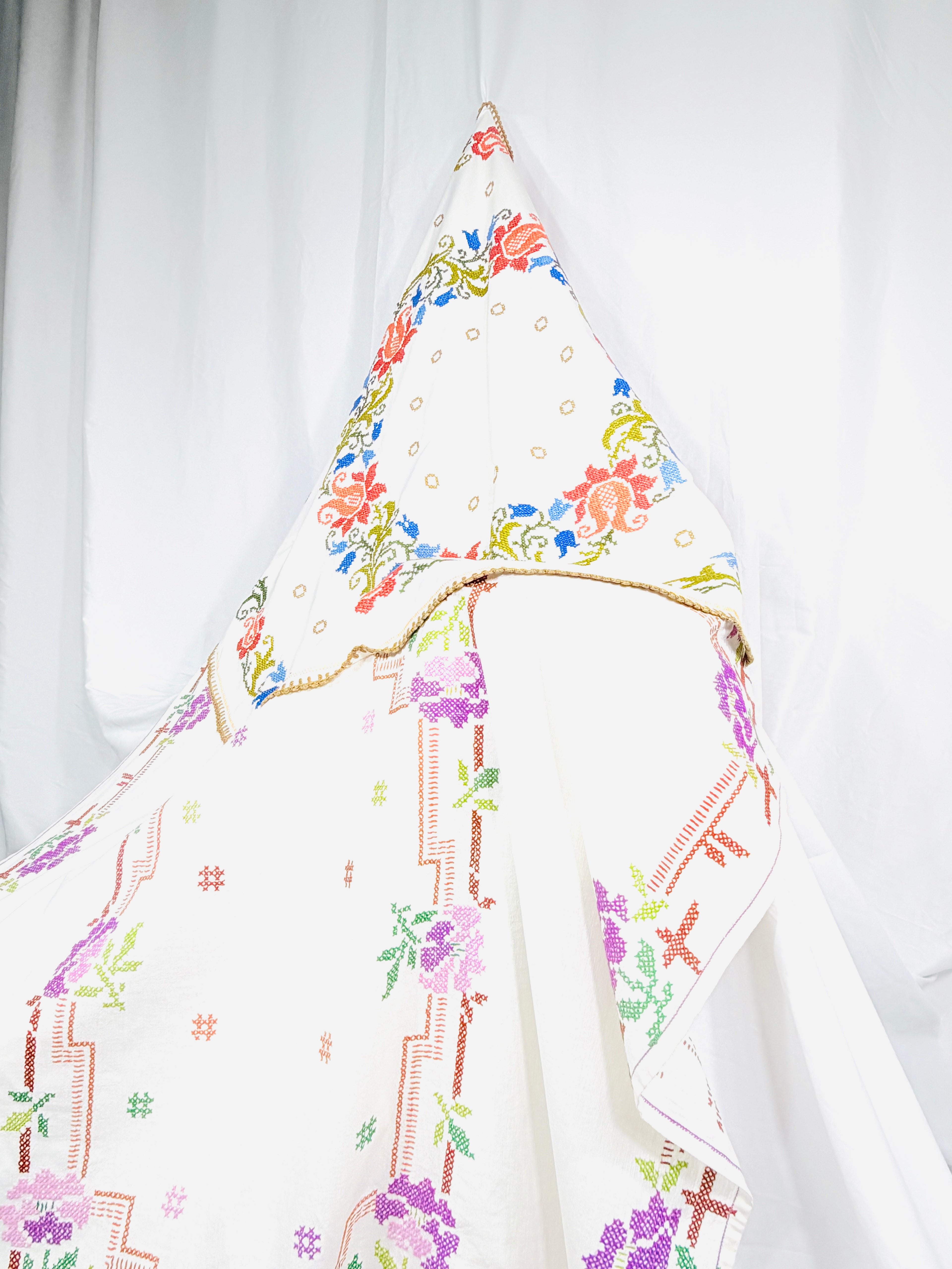 THE KIDS TABLECLOTH