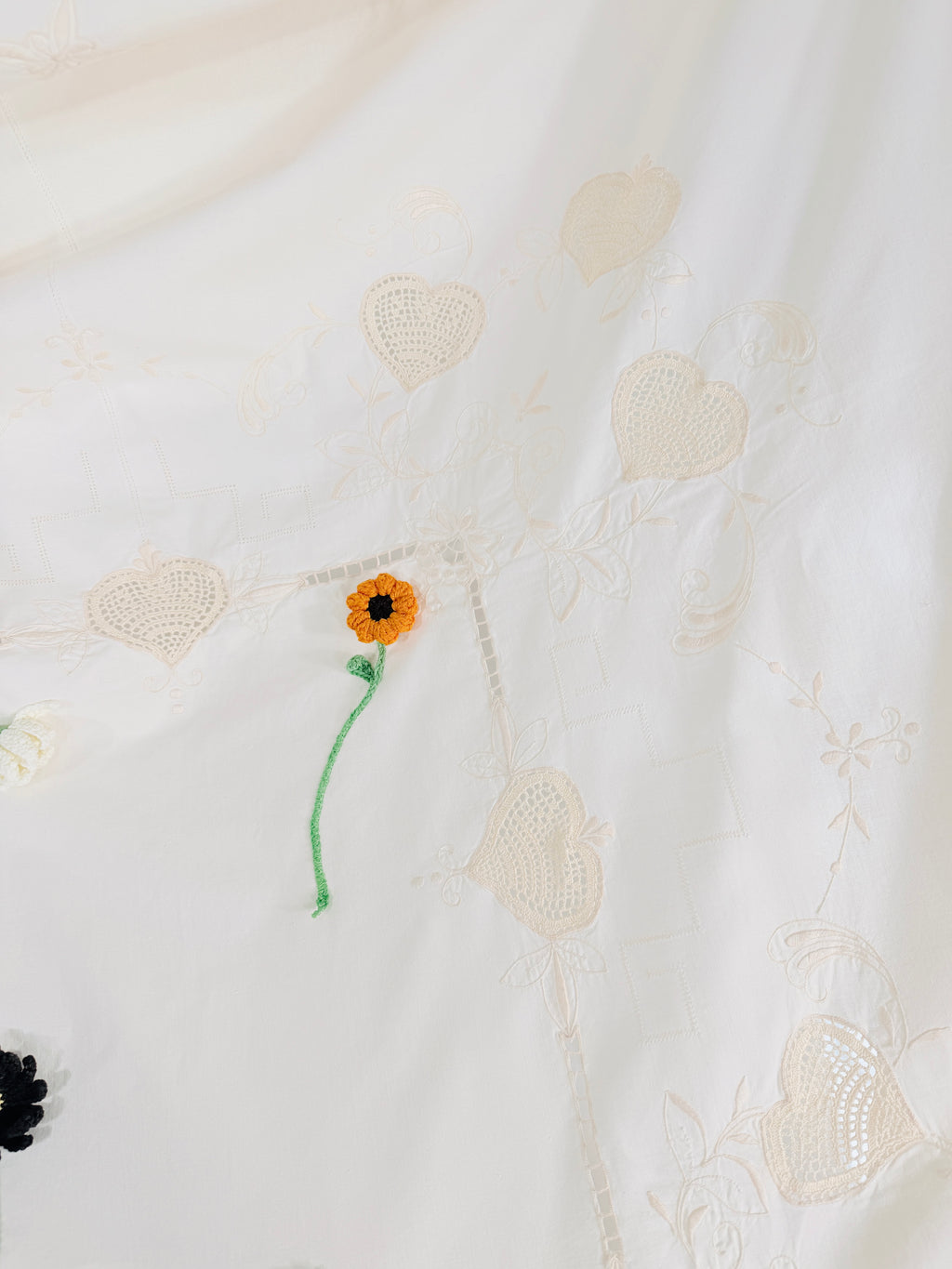 CROCHET TABLECLOTH