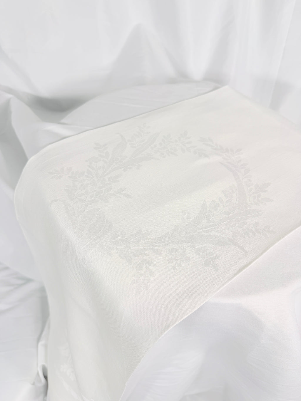 EMBELLISHED JACQUARD LINEN TOWEL