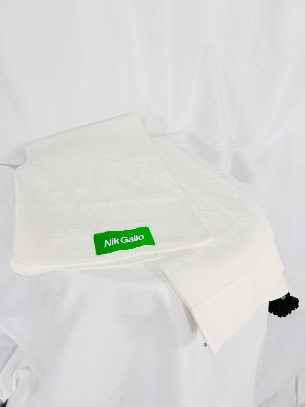 EMBELLISHED JACQUARD LINEN TOWEL